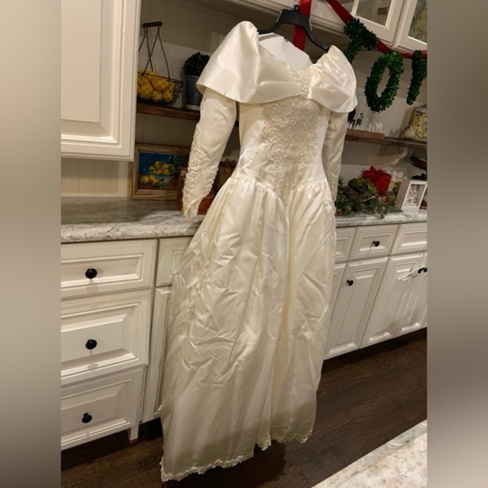 Vintage Demetrios Wedding Dress